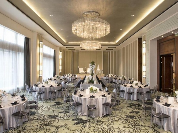 Makati Diamond Residences image 4